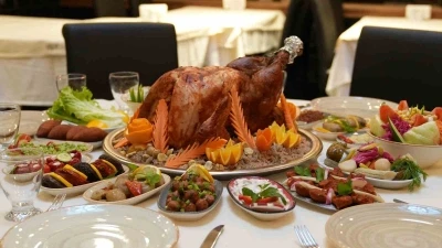 Yeni yıl akşamının lezzeti kestaneli bademli Sahan yılbaşı hindisi
