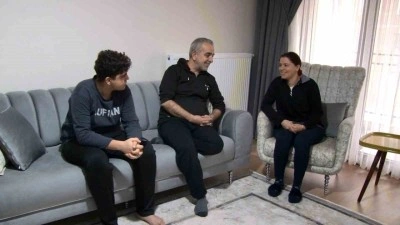 Yeni yuvalarına ge&ccedil;en aileler deprem konutlarından memnun