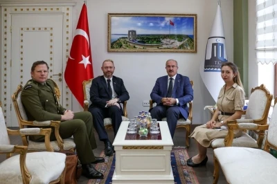 Yeni Zelanda Büyükelçisi Lewis’tan Vali Toraman’a ziyaret
