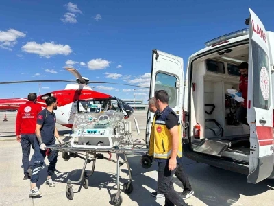 Yenidoğan hasta için helikopter ambulans havalandı
