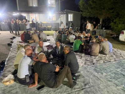 Yenidoğanlar K&ouml;y&uuml;&rsquo;nde geleneksel aşure programı birlik ve beraberlik i&ccedil;inde ger&ccedil;ekleştirildi

