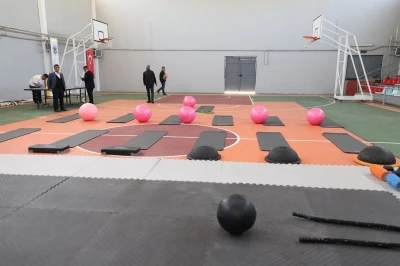 Yenilenen Tavşancıl Spor Salonu kapılarını a&ccedil;tı
