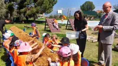 Yenipazar&rsquo;da mantar at&ouml;lyesine katılan miniklerden &uuml;retime ilk adım
