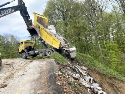 Yenitepe&rsquo;de heyelan alarmı, stabilizasyon &ccedil;alışmaları başlatıldı
