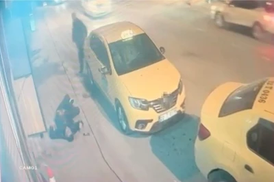 Yerde can &ccedil;ekişirken bakıp ge&ccedil;tiler, hayatını kaybetti
