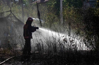 Yerleşim alanına yakın ormanlık alanda korkutan yangın: Mahalleli sokağa döküldü
