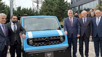 Yerli &uuml;retim elektrikli araca, Bakan Bolat hayran kaldı
