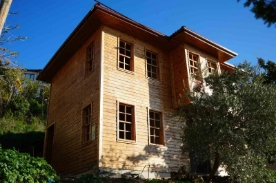 Yeşil&ccedil;am efsanesinin evi "yılan hikayesine" d&ouml;nd&uuml;

