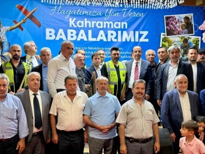 Yeşilyurt Belediyesinden mahalle muhtarlarına "Babalar G&uuml;n&uuml;" vefası
