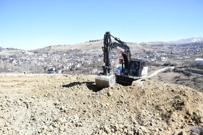 Yeşilyurt&rsquo;un Mullakasım Mahallesi yeni yollarla buluşuyor

