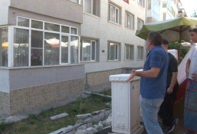 Yıkılan bahçe duvarıyla ilgili vatandaş ve pazarcı arasında gerginlik çıktı
