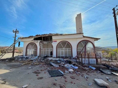 Yıkılan caminin tadilatına Sincan Belediyesi’nden anlamlı destek
