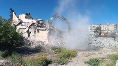 Yıkım sırasında paniğe kapılan &ouml;ğrenciler sağa sola ka&ccedil;ıştı
