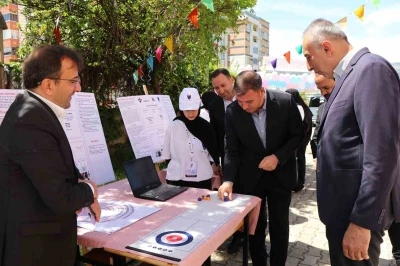 Yıl sonu sergisi şenliğe d&ouml;nd&uuml;

