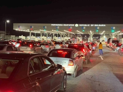 Yılbaşı alışverişini Edirne&rsquo;de yapan Bulgaristan vatandaşları, d&ouml;n&uuml;şte sınır kapılarında yoğunluk oluşturdu
