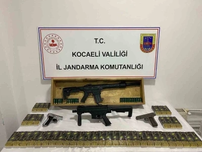 Yılbaşı &ouml;ncesinde operasyon: 2 bin 61 tabanca fişeği ele ge&ccedil;irildi
