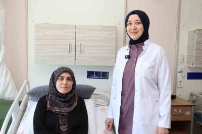 Yıllarca ağrı &ccedil;ekti, Sivas&rsquo;ta başarılı operasyonla y&uuml;z&uuml; yeniden g&uuml;ld&uuml;
