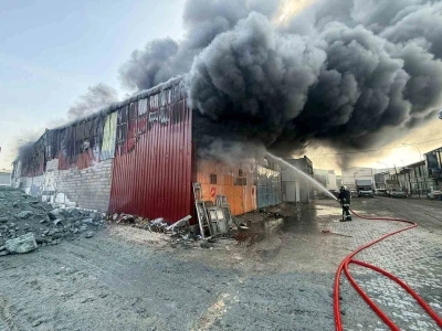 Yıllarca verdiği emekler alev alev yanan esnaf, &rsquo;ciğerimiz yandı&rsquo; diyerek duygularını dile getirdi
