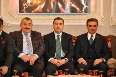 Yıllardır bitirilemeyen Bayburt-G&uuml;m&uuml;şhane Havalimanı i&ccedil;in iki ilin valisi bir araya geldi: 2026&rsquo;da tamamlanması hedefleniyor
