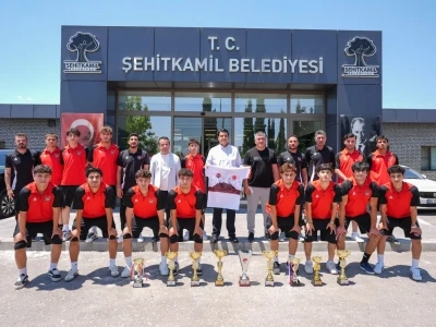 Yılmaz, şampiyonları ağırladı
