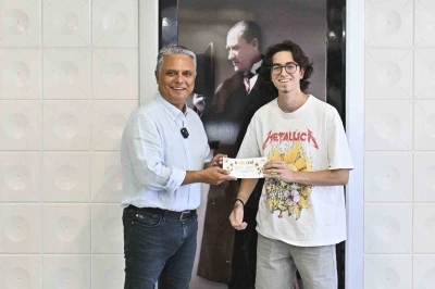 YKS’de başarılı olan MURGEM’in öğrencileri ödüllendirdi
