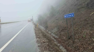 Yoğun sis Bolu Dağı&rsquo;nı kapladı
