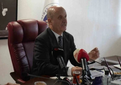 Y&Ouml;K Başkan Prof. Dr. Erol &Ouml;zvar, "Lisans eğitiminin &uuml;&ccedil; yıla indirilmesiyle alakalı daha somut adımlar atabileceğimize inanmaktayım"
