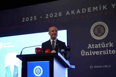 YÖK Başkanı Prof. Dr. Özvar: &quot;Artık yaz okullarında üst sınıflardan da ders alınabilmeli&quot;
