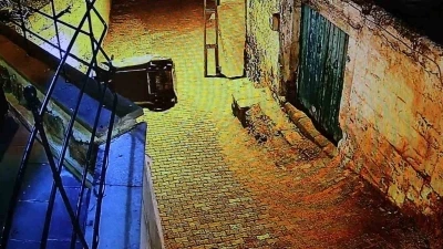 Yokuşu &ccedil;ıkamayan elektrikli bisiklet devrildi
