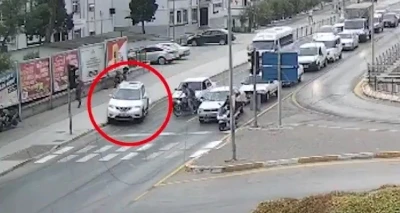 Yol yerine kaldırımı kullanınca cezadan kurtulamadı
