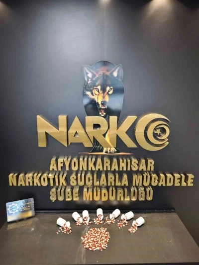 Yolcu otob&uuml;s&uuml;nde seyahat eden 2 şahıs uyuşturucu ile yakalandı
