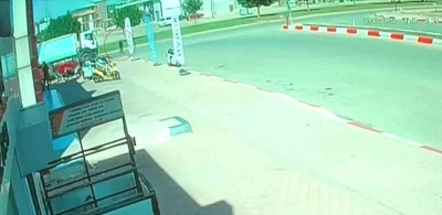 Yolun karşısına geçen yaya, çöp kamyonunu altında kaldı
