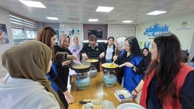 Y&ouml;resel lezzetler at&ouml;lyesinde kuymak keyfi
