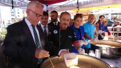 Yozgat Belediyesinden aşure ikramı
