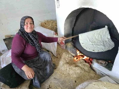 Yozgat&rsquo;ın vazge&ccedil;ilmez lezzeti yufka ekmek mesaisi başladı
