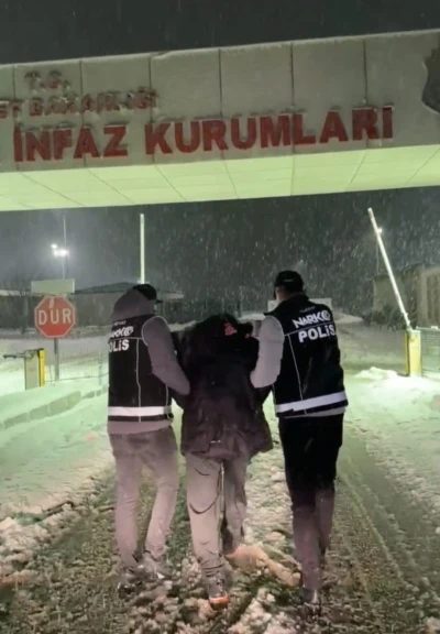 Yozgat&rsquo;ta 23 yıl kesinleşmiş cezası bulunan uyuşturucu taciri yakalandı
