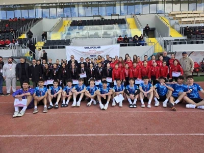 Yozgat&rsquo;ta 288 sporcunun katıldığı Okul Sporları Futbol M&uuml;sabakaları tamamlandı
