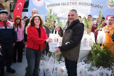 Yozgat&rsquo;ta 4 bin 500 adet fidan dağıtıldı
