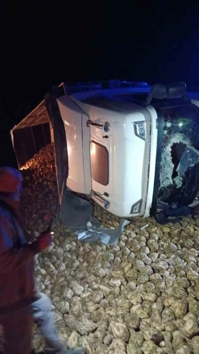 Yozgat’ta kontrolden çıkan tır devrildi: 1 ölü
