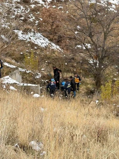 Yozgat&rsquo;ta motosikletli s&uuml;r&uuml;c&uuml; şarampole yuvarlandı
