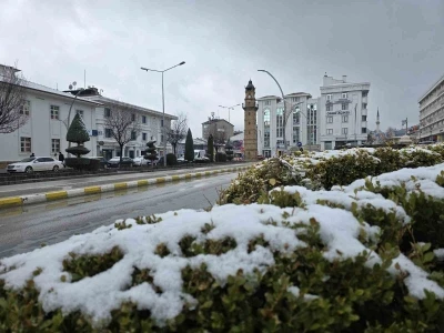 Yozgat&rsquo;ta Nisan ayında kar s&uuml;rprizi
