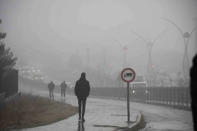 Yozgat’ta sis etkili oldu, görüş mesafesi düştü
