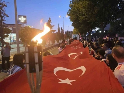 Yozgatlılar Demokrasi ve Milli Birlik G&uuml;n&uuml;&rsquo;nde meydanı doldurdu
