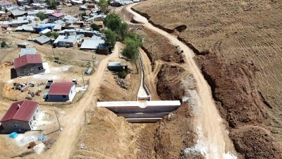 Yukarı Dikmetaş köyünde taşkın kontrol çalışmaları devam ediyor
