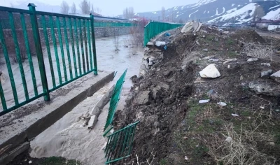 Y&uuml;ksekova&rsquo;da istinat duvarı &ccedil;&ouml;kt&uuml;
