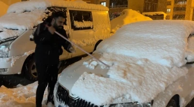 Y&uuml;ksekova&rsquo;da kar kalınlığı 15 santimetreye ulaştı
