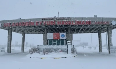 Y&uuml;ksekova&rsquo;da kar yağışı ve sis ulaşımı aksatıyor
