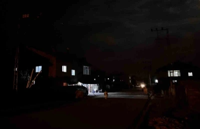 Yüksekova’da karanlık sokak tepkilere neden oldu
