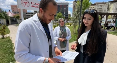 Y&uuml;ksekova&rsquo;da sağlık ekiplerinden &rsquo;sokakta sigarayı bırakma&rsquo; seferberliği
