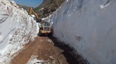 Y&uuml;ksekova&rsquo;da temmuz ayında kar t&uuml;nelleri: 2 aylık &ccedil;alışmada sona gelindi
